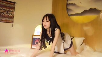 Cute student gets vibrated her pussy at public while meet her classmate