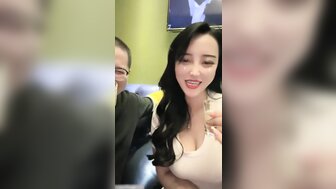 Having sex with hot streamer in KTV VIP room