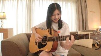 200GANA2894 Pickup a pretty street singer, she plays guitar and the man plays her nipples