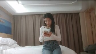 Hookup a horny woman in black stocking who gets orgasm twice in a row