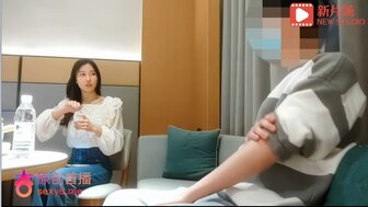 Hookup a pretty girl who has slender body with black stockings