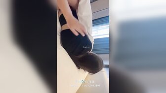 Pickup a 173 cm tall fair-skin woman who has slender body and wet pussy[2]