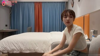 Hookup a cute and pretty girl who kneed and eats the cock