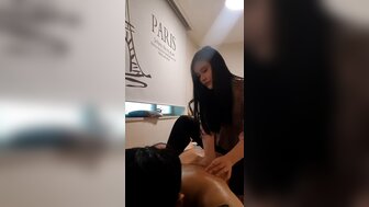Oppa Kim invited masseuse coming to home and fucking her