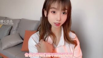 Sexy babe seduced taxi driver and blowjob in car