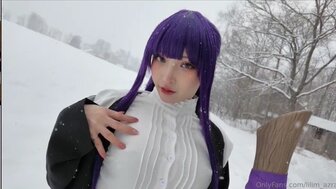 Pretty coser cos Fern in Frieren