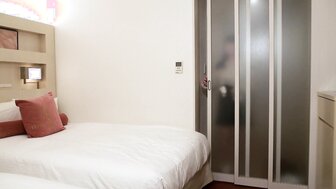 FC2PPV4638840 Fair-skin and plump girl with black hair got creampie a lot[Part1]