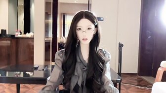 Uniform temptation: Secretary's conspiracy