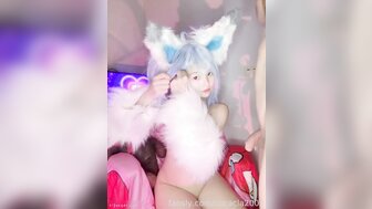 Beautiful Coser eats the cock