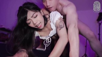 Pretty girl with black stocking gets fucked her pussy and asshole to have orgasm