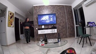 Wheat skin girl with perfect body likes hugh cock fucking her hard