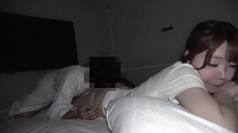 FC2PPV4738616 Intense sweaty creampie sex with a slender woman in a hot room [Part1]