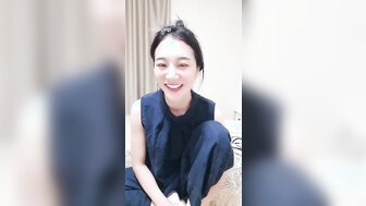 Thirsty woman was so lonely that called her friend with benefit to home to have sex