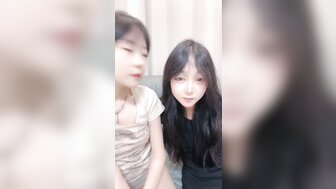 Having 4P intense sex with two fair-skin teen girls