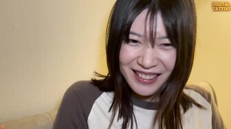 FC2PPV4852781 A pretty teen girl with a cute smile who looks like an idol let a man met for the first time cum inside her pussy[Part1]