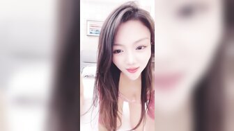 Black stockings streamer moaned continuously during live sex broadcast