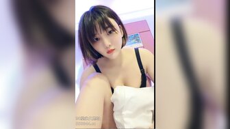 Busty woman riding dick and her breast is shaking