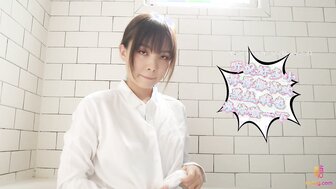 Horny OL masturbated when she was taking bath