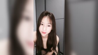 Creampie fair-skin girl and her love juice dripping around