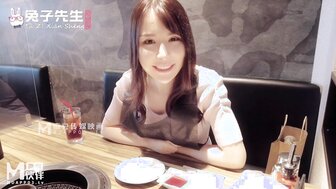 TZ067 Pretty girl having sex with sugar daddy