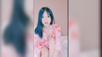 Innocent teen girl danced in kimono and fucked with boyfriend